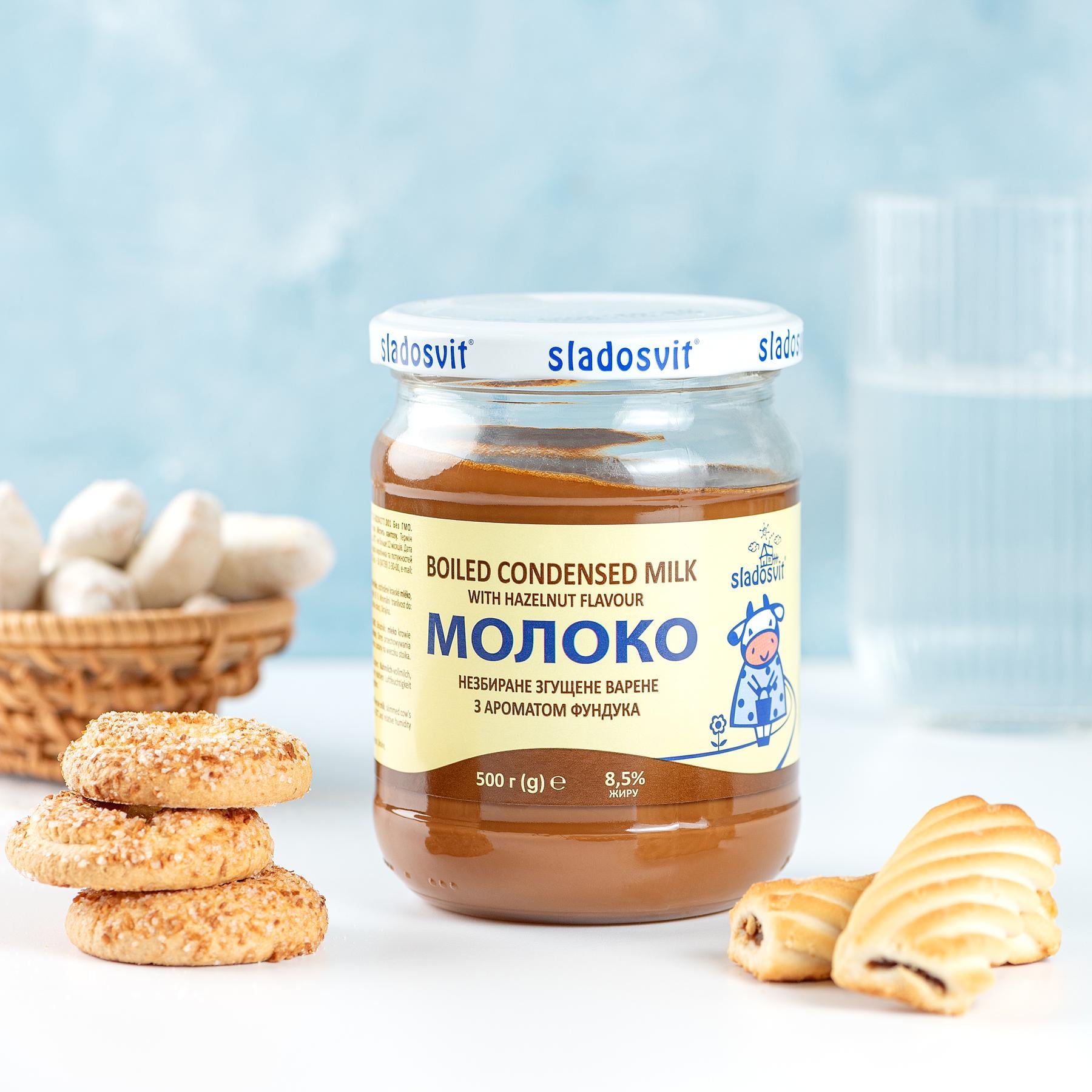 Згущене молоко варене Sladosvit "З АРОМАТОМ ФУНДУКА" незбиране 500 г (32928136)