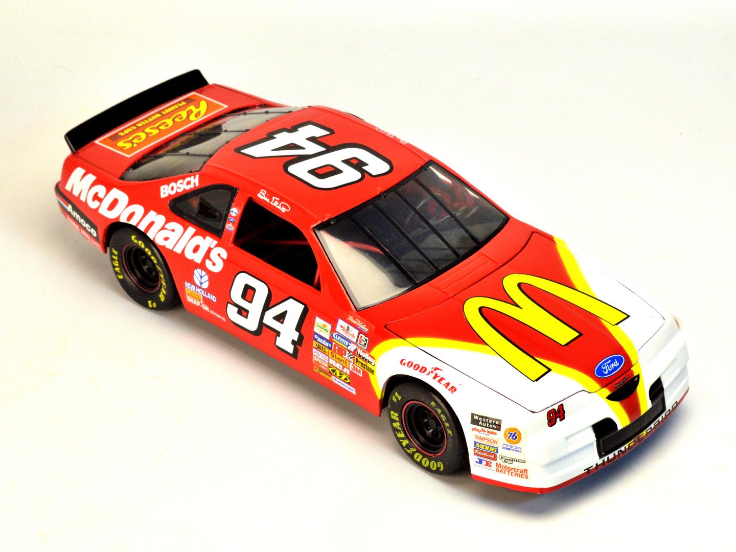 Модель автомобиля Ertl Ford Thunderbird NASCAR #94 1:18 Красный (137)