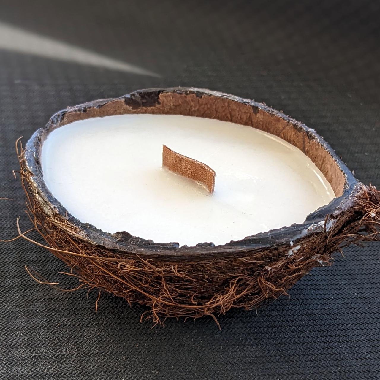 Свеча натуральная Лодочка овальная из соевого воска в кокосовой скорлупе (2513319534)