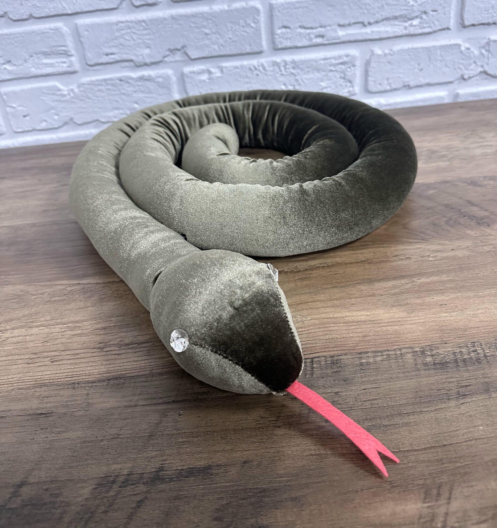 Подушка Comfort Home Snake декоративная велюровая мерцающая (5054052)