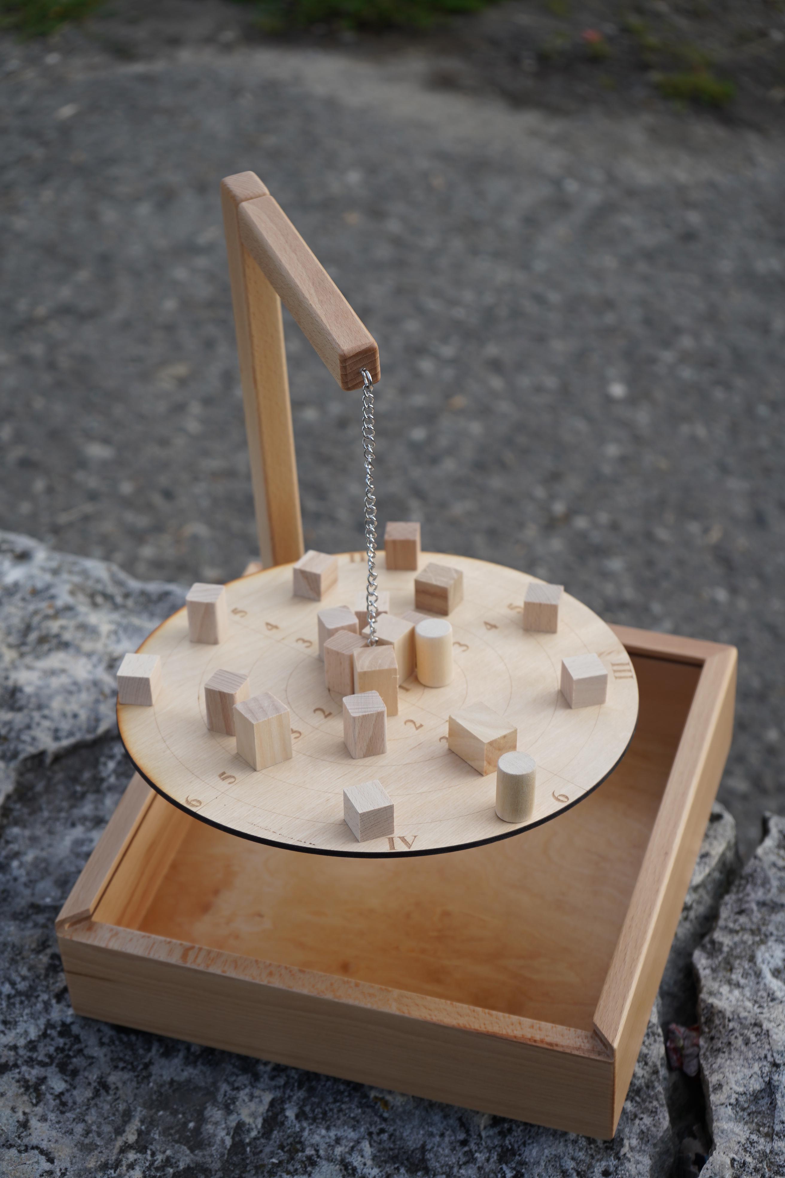 Настільна гра з дерева Балансир світлий 30х30х8 см (29614253) - фото 4 Настільна гра з дерева Балансир світлий 30х30х8 см (29614253) - фото 4