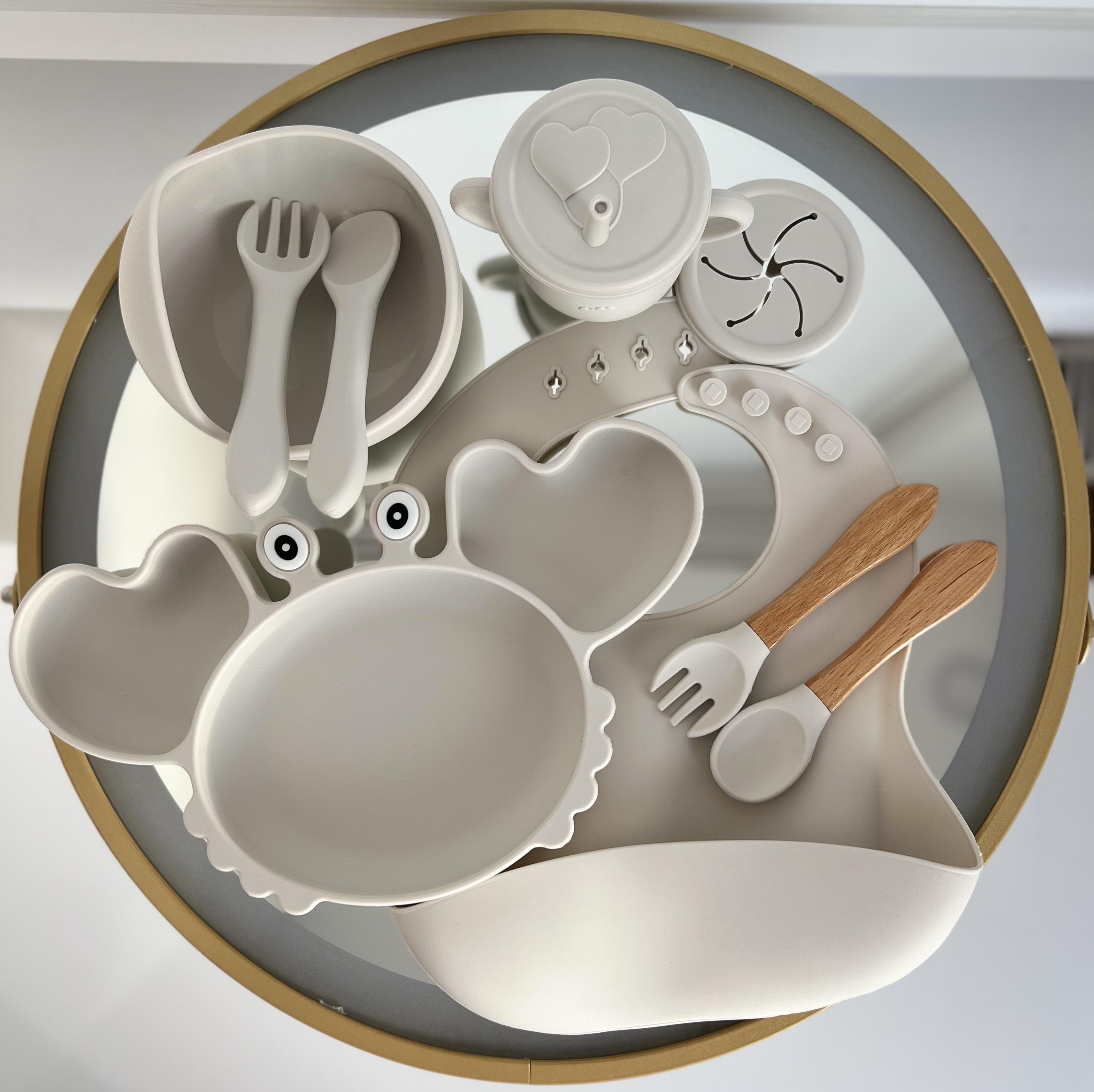 Набір дитячого посуду Краб від 4 місяців до 5 років Кремовий (0549) - фото 1 Набір дитячого посуду Краб від 4 місяців до 5 років Кремовий (0549) - фото 1