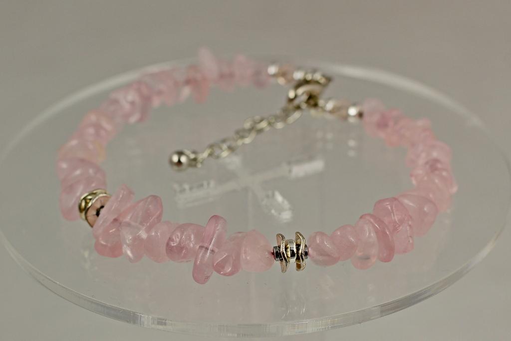 Браслет No name жесткий из розового кварца 20 см Серебристый (30875951)