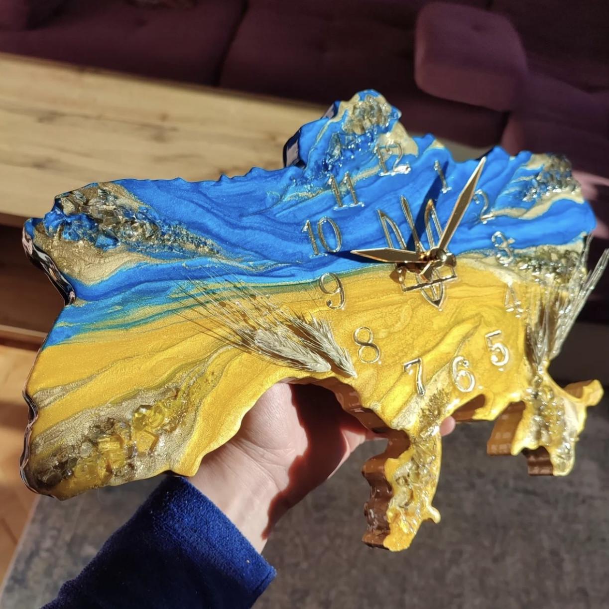 Часы настенные из эпоксидной смолы Карта Украины 60х38 см