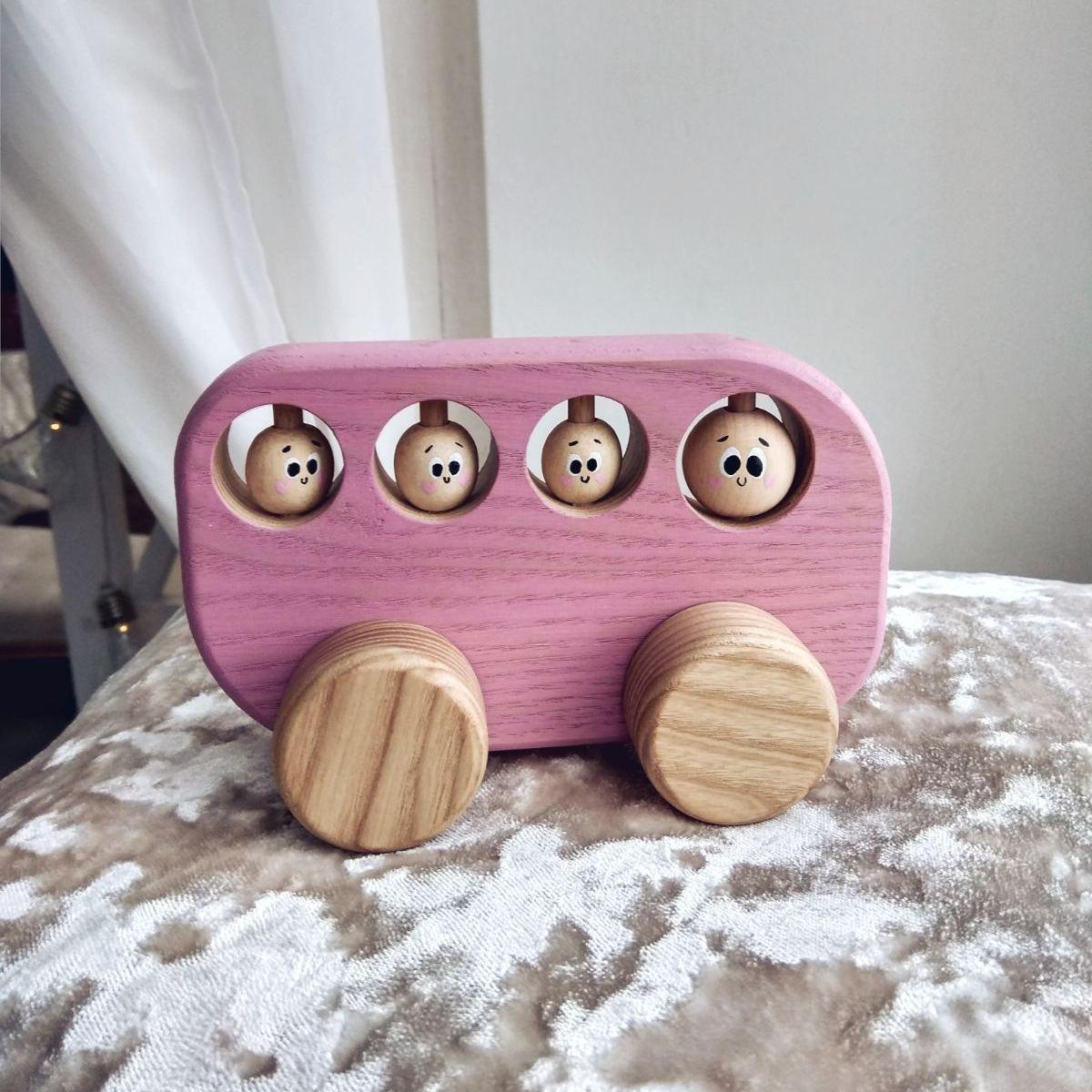 Деревянная машинка BeSmart Автобус с пасажирами Розовый (WT 1008)