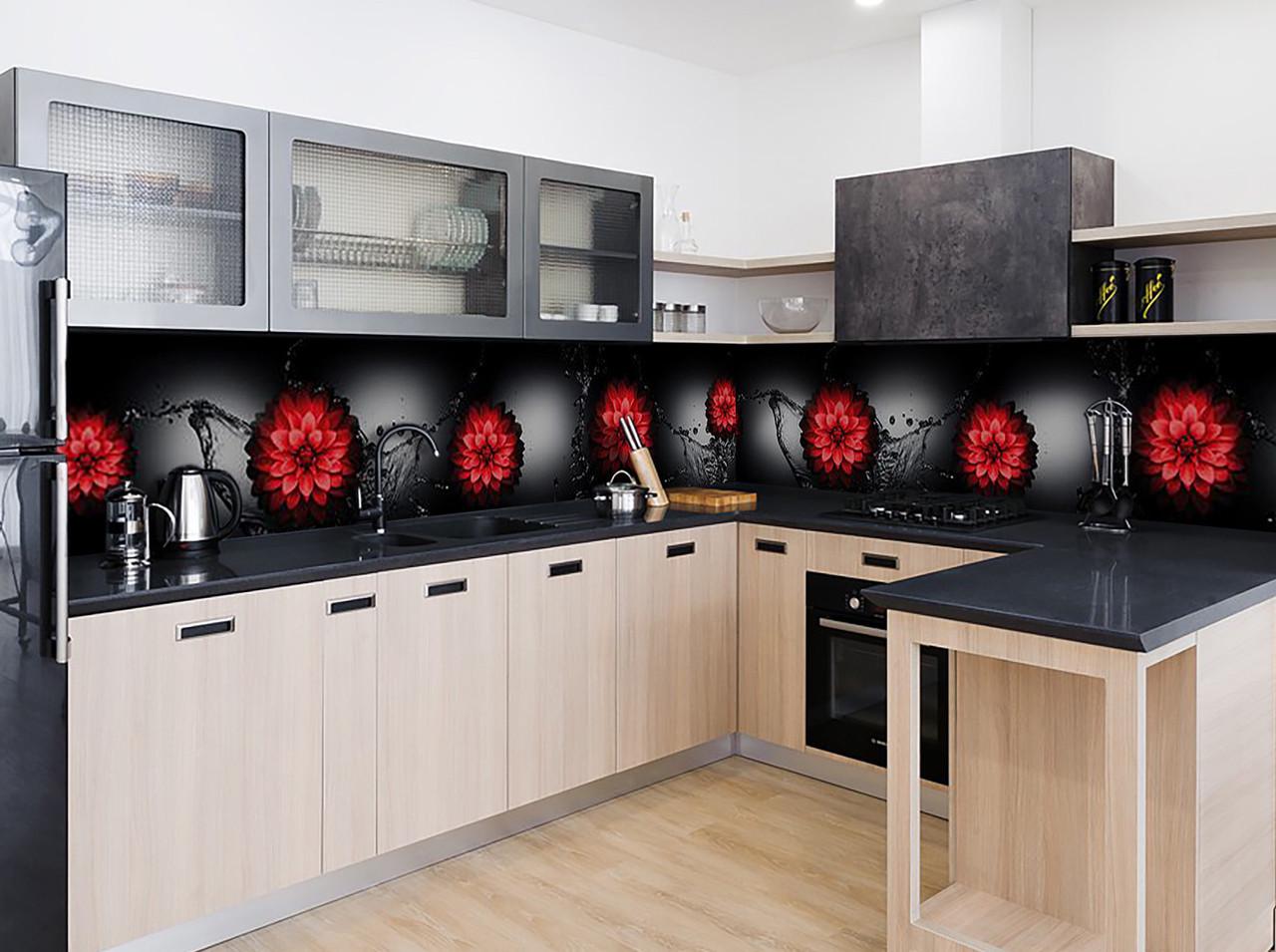 Кухонный фартук Красные цветы вода брызги на черном фоне из самоклеющейся виниловой пленки 60х300 см Красный