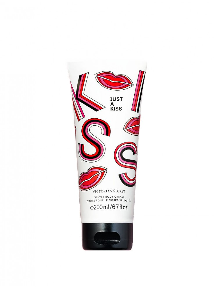 Лосьон для тела парфюмированный Victoria's Secret Just A Kiss Victoria’s Secret Pink (0667550727377)