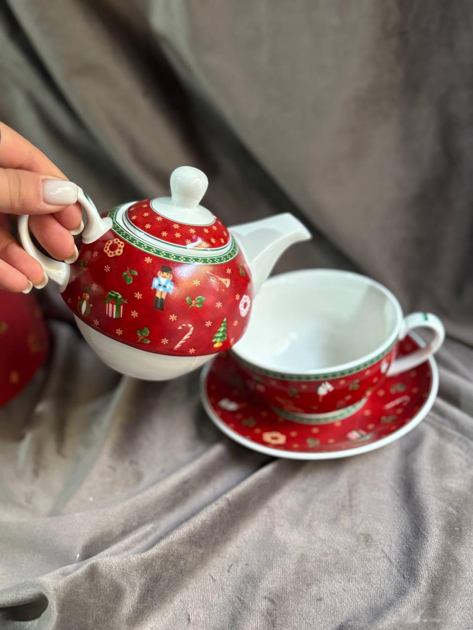 Чайник-заварник YIWU Christmas порцеляна з чашкою та блюдцем 500 мл/300 мл Червоний (HP-SD-10) - фото 5 Чайник-заварник YIWU Christmas порцеляна з чашкою та блюдцем 500 мл/300 мл Червоний (HP-SD-10) - фото 5