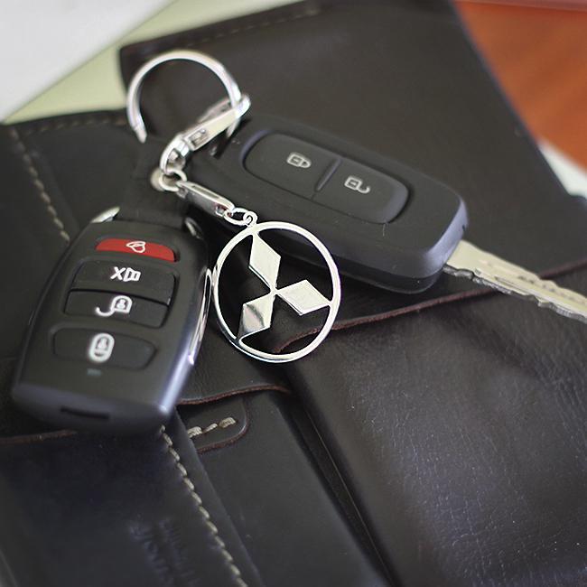 Брелок для ключей автомобиля Umax Mitsubishi 8115 серебро 925 (22541583)