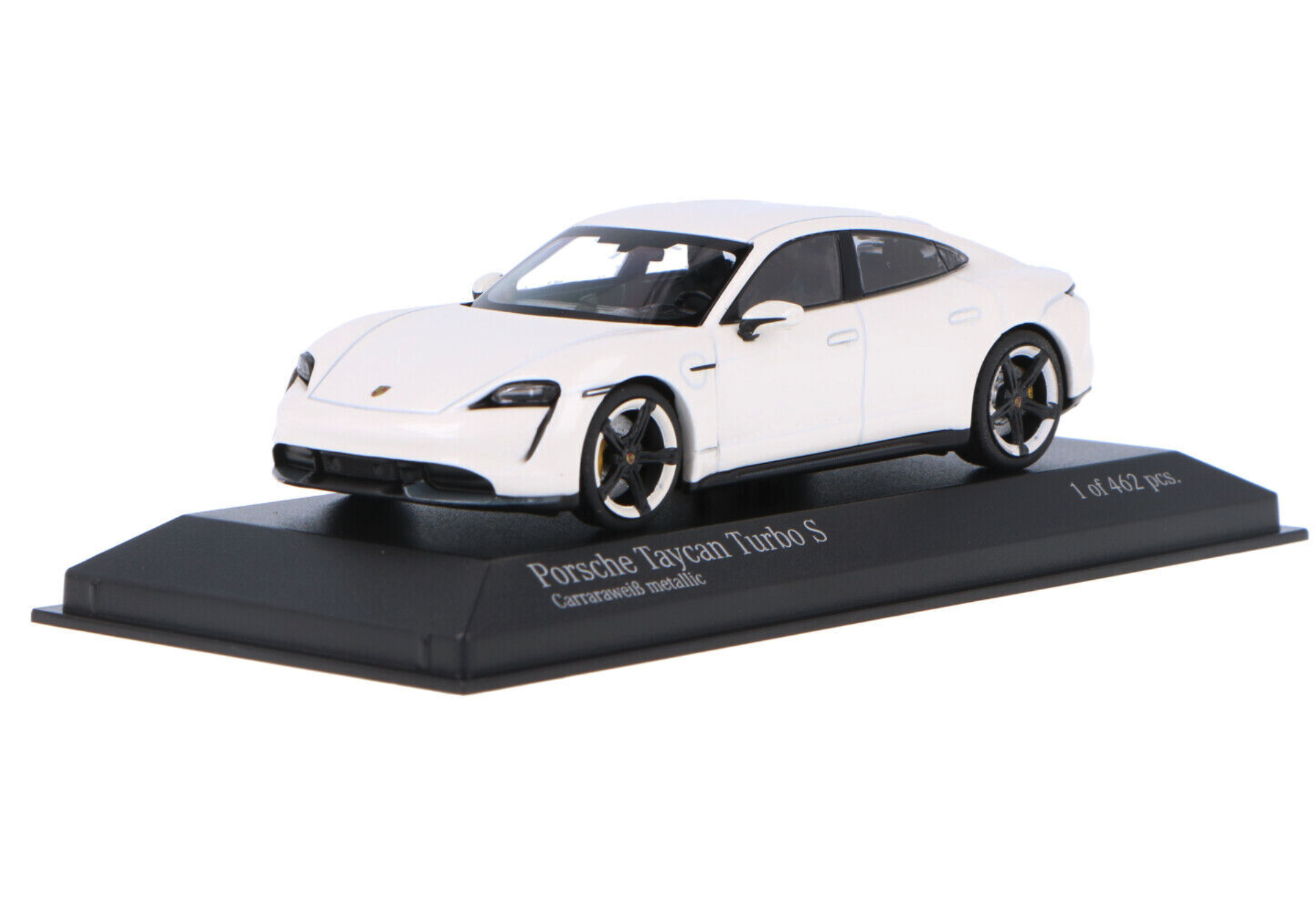 Модель автомобиля Minichamps 1:43 Porsche Taycan Turbo S 2020 Carrara White (410068476)