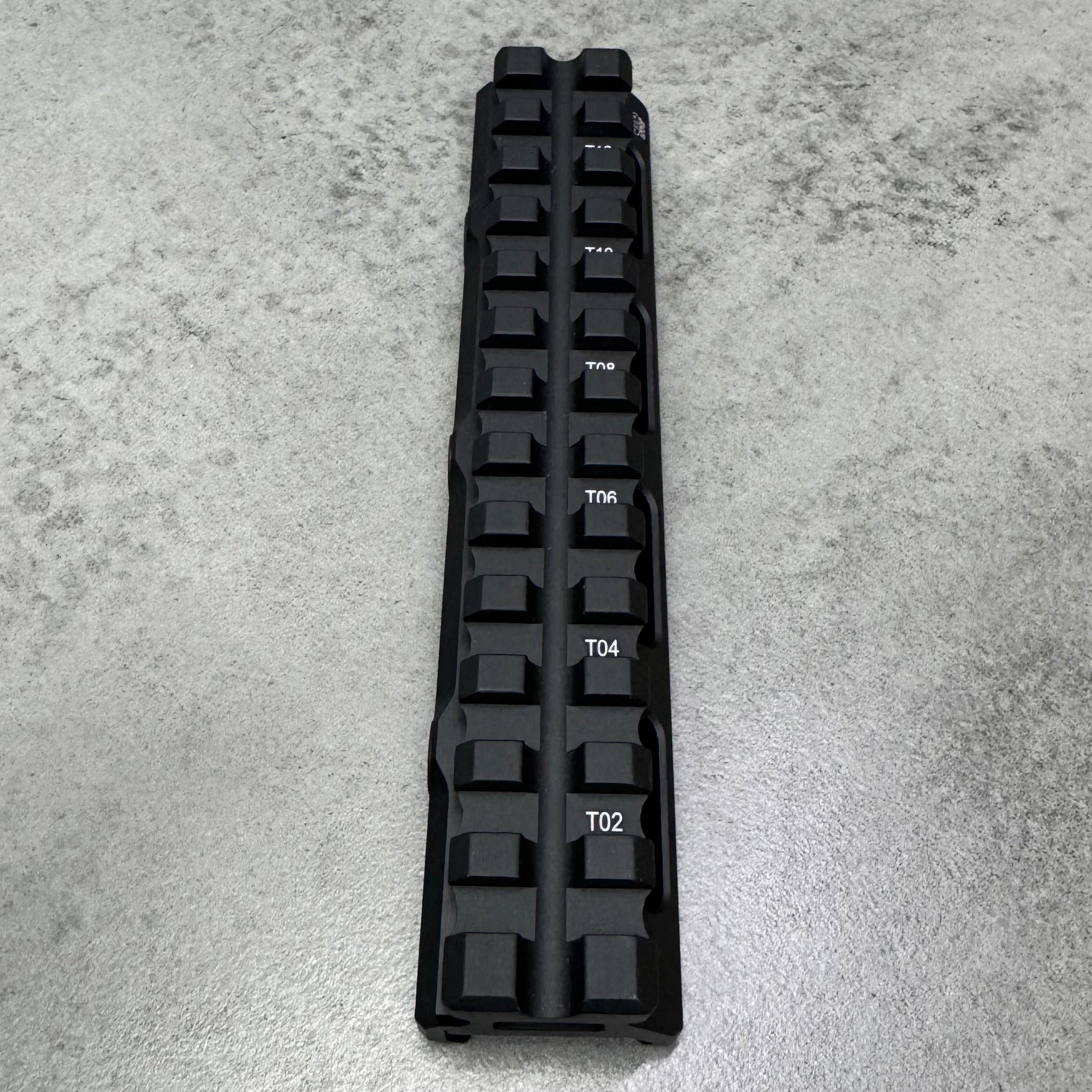 Компенсатор висоти Leapers UTG Universal 12,7x140 мм 13 слотів Weaver/Picatinny (MT-RSX5L) - фото 3 Компенсатор висоти Leapers UTG Universal 12,7x140 мм 13 слотів Weaver/Picatinny (MT-RSX5L) - фото 3