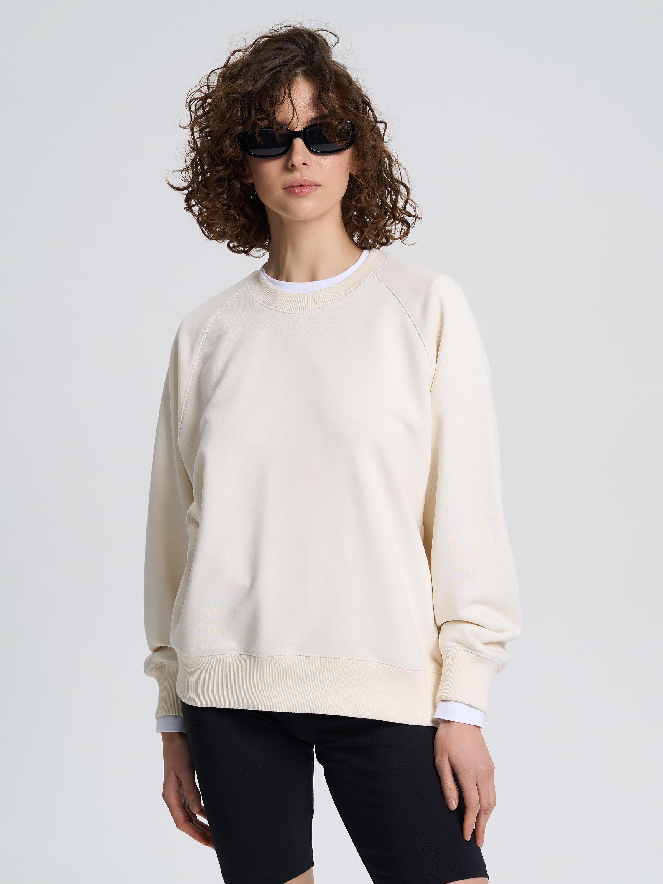 Свитшот-реглан женский укороченный ROZA 231111 XL Светло-бежевый (4824005718762) - фото 1 Свитшот-реглан женский укороченный ROZA 231111 XL Светло-бежевый (4824005718762) - фото 1