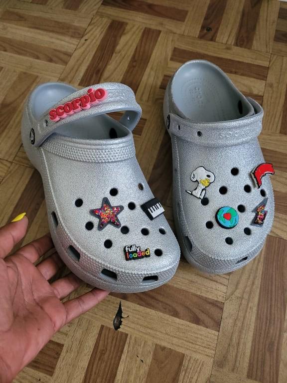 Сабо с блестками Crocs Classic Platform Glitter р. W9/EUR 39-40 Silver (9381498) - фото 8 Сабо с блестками Crocs Classic Platform Glitter р. W9/EUR 39-40 Silver (9381498) - фото 8