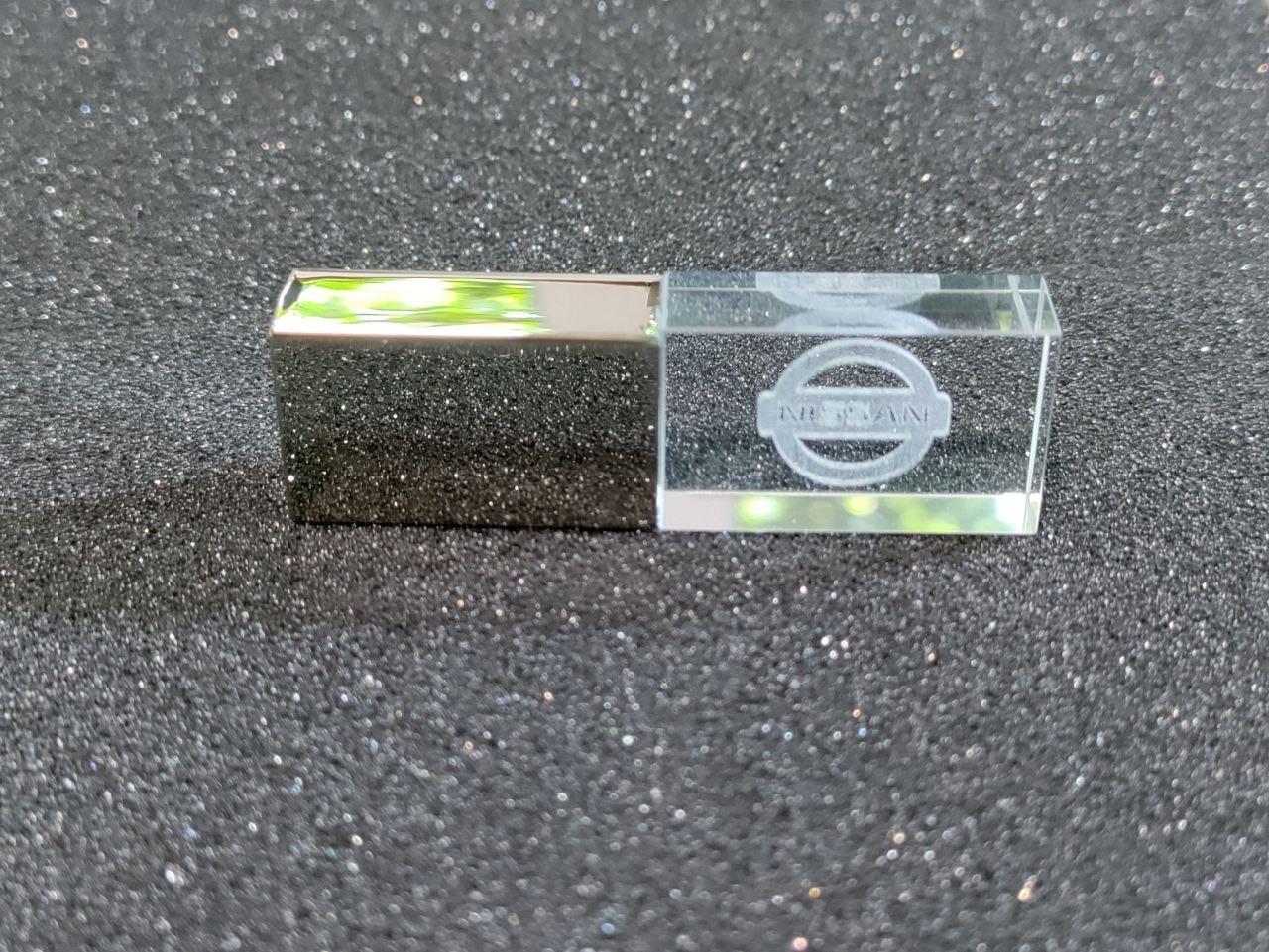 Флешка з логотипом Nissan 32 ГБ (1409361050)