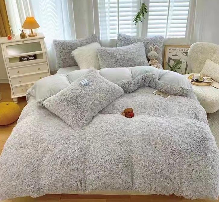 Комплект постельного белья меховой евро (25327)