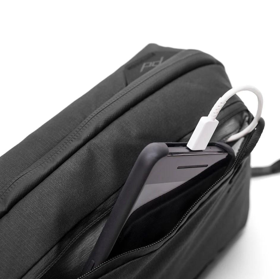 Сумка Peak Design Tech Pouch Black (BTP-BK-3) - фото 2 Сумка Peak Design Tech Pouch Black (BTP-BK-3) - фото 2