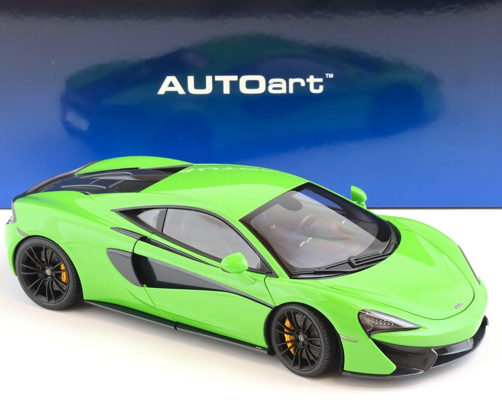 Miniature AUTOart 1/18 – McLaren 570S Coupé 2016 – Vert Mantis/Jantes Noires
