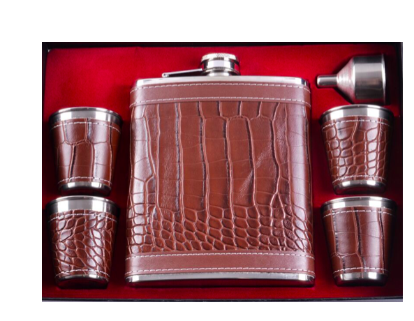 Подарочный набор фляга 530 мл, 4 стопки и лейка