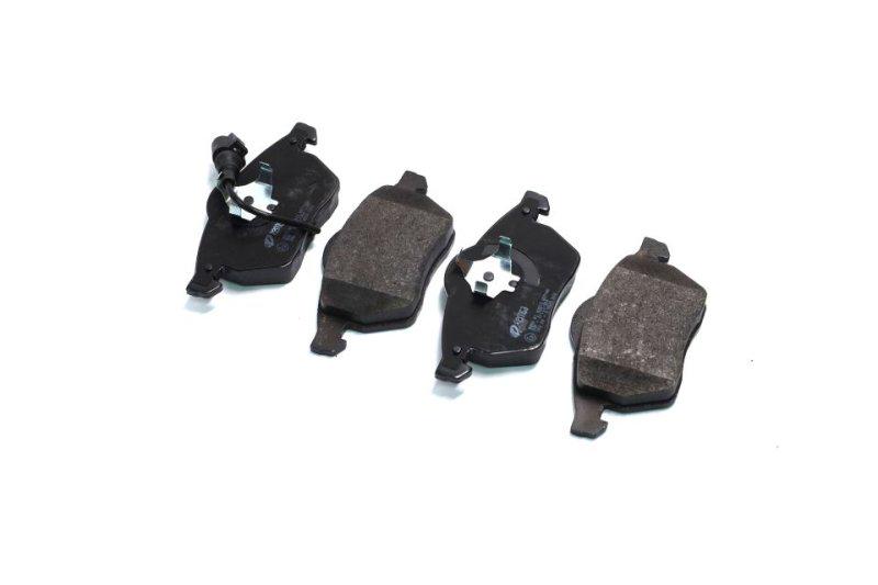 Колодки тормозные дисковые Audi TT Seat leon Skoda Volkswagen передние (0390.41 Remsa)