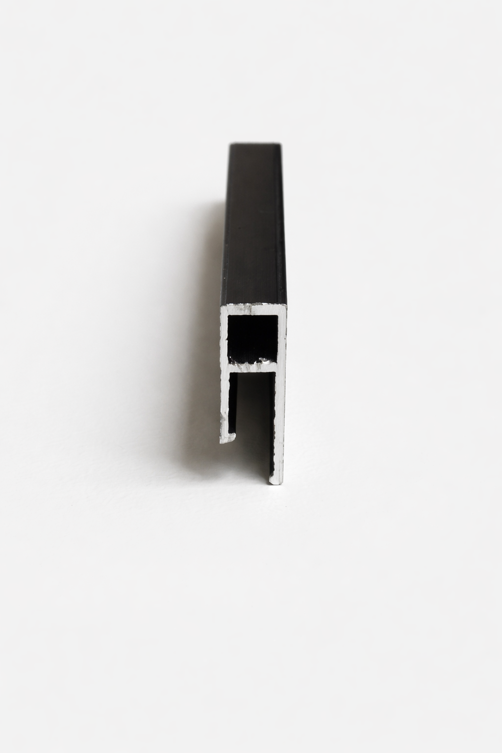 Профиль теневой для натяжного потолка ArtLine Р-образный алюминиевый 2,5 м Черный (251462,5Ч)