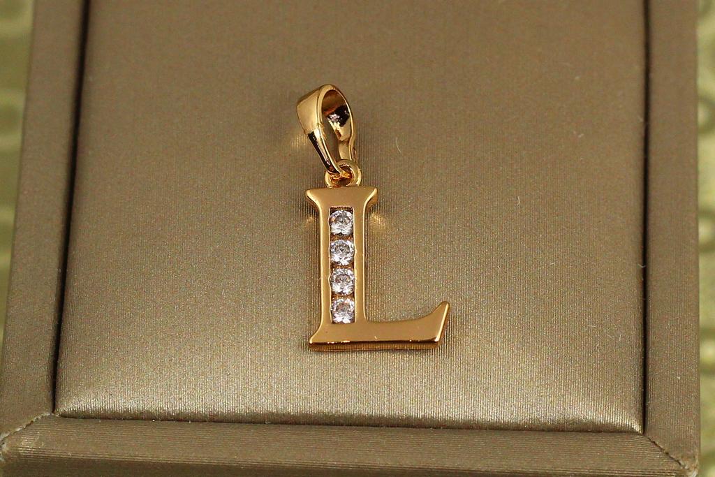 Кулон Xuping Jewelry литера L 1.5 см Золотистый (31517701)