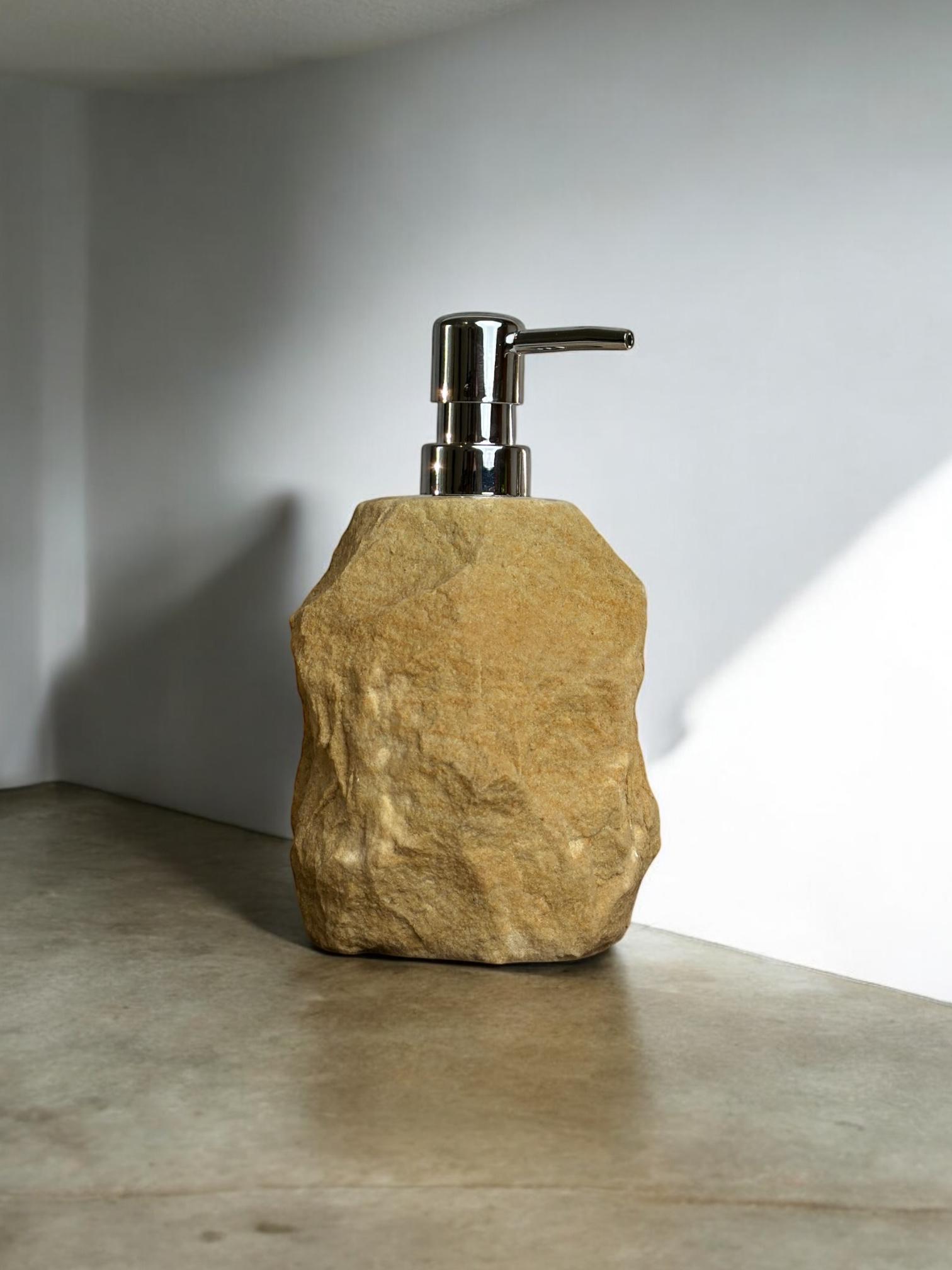 Дозатор для мыла из бежевого песчаника