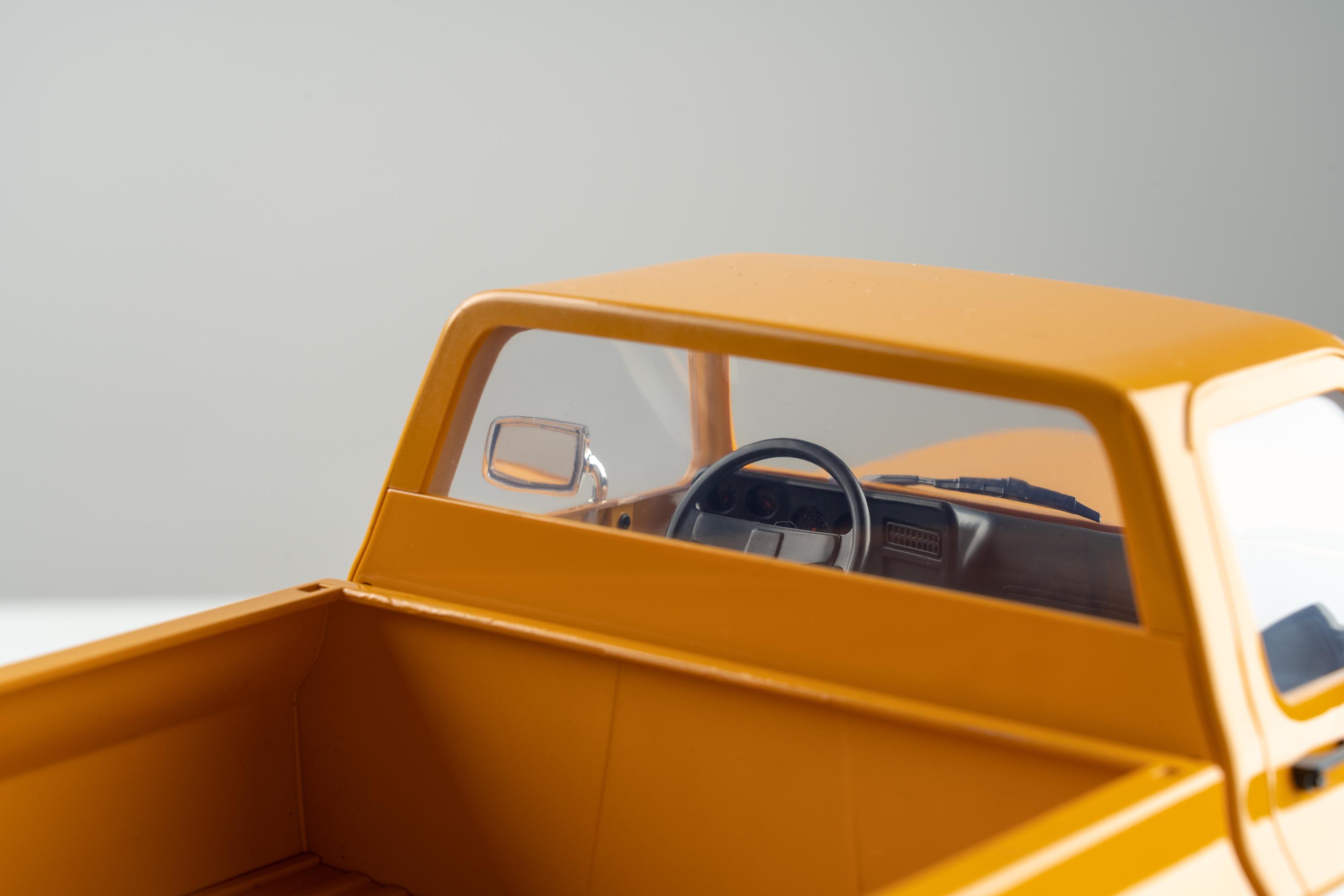 Машинка на радиоуправлении FMS 1:18 Chevrolet K10 RTR Желтый - фото 12 Машинка на радиоуправлении FMS 1:18 Chevrolet K10 RTR Желтый - фото 12