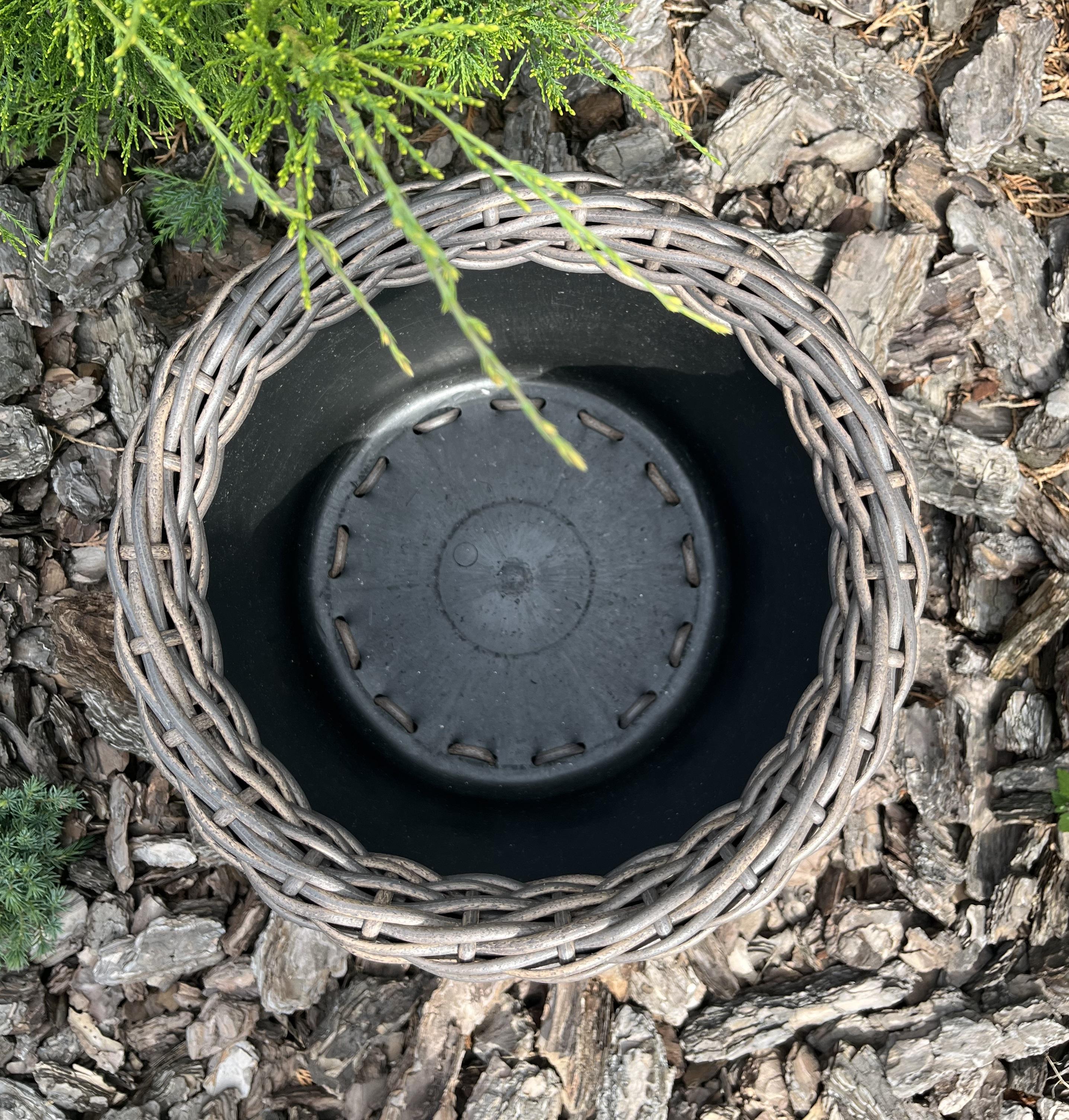 Кашпо для квітів зі штучного ротанга 12 л Темна лоза (27920857) - фото 2 Кашпо для квітів зі штучного ротанга 12 л Темна лоза (27920857) - фото 2