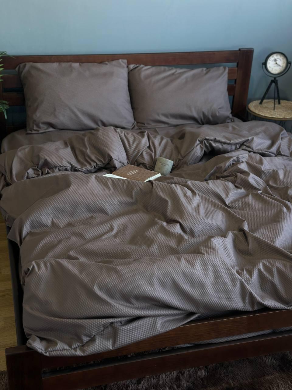 Комплект постельного белья однотонный полисатин простыня на резинке евро 180x200х20/70х70 см Шоколадный (24619610)