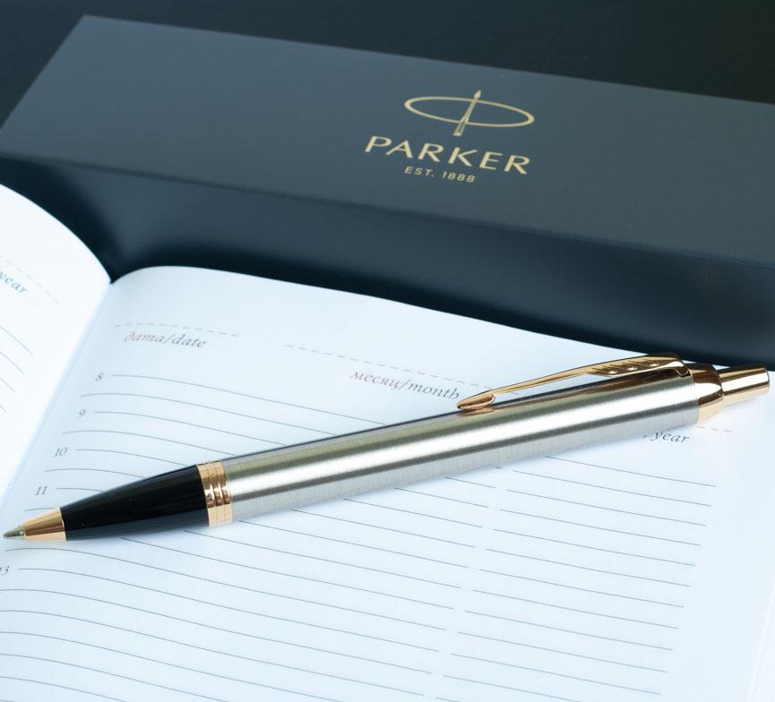 Подарочный настольный набор шариковая ручка Parker IM 17 Brushed Metal и блокнот Axent Partner "Ukraine" в коробке Cиний (GT BP 22 232_TR) - фото 12