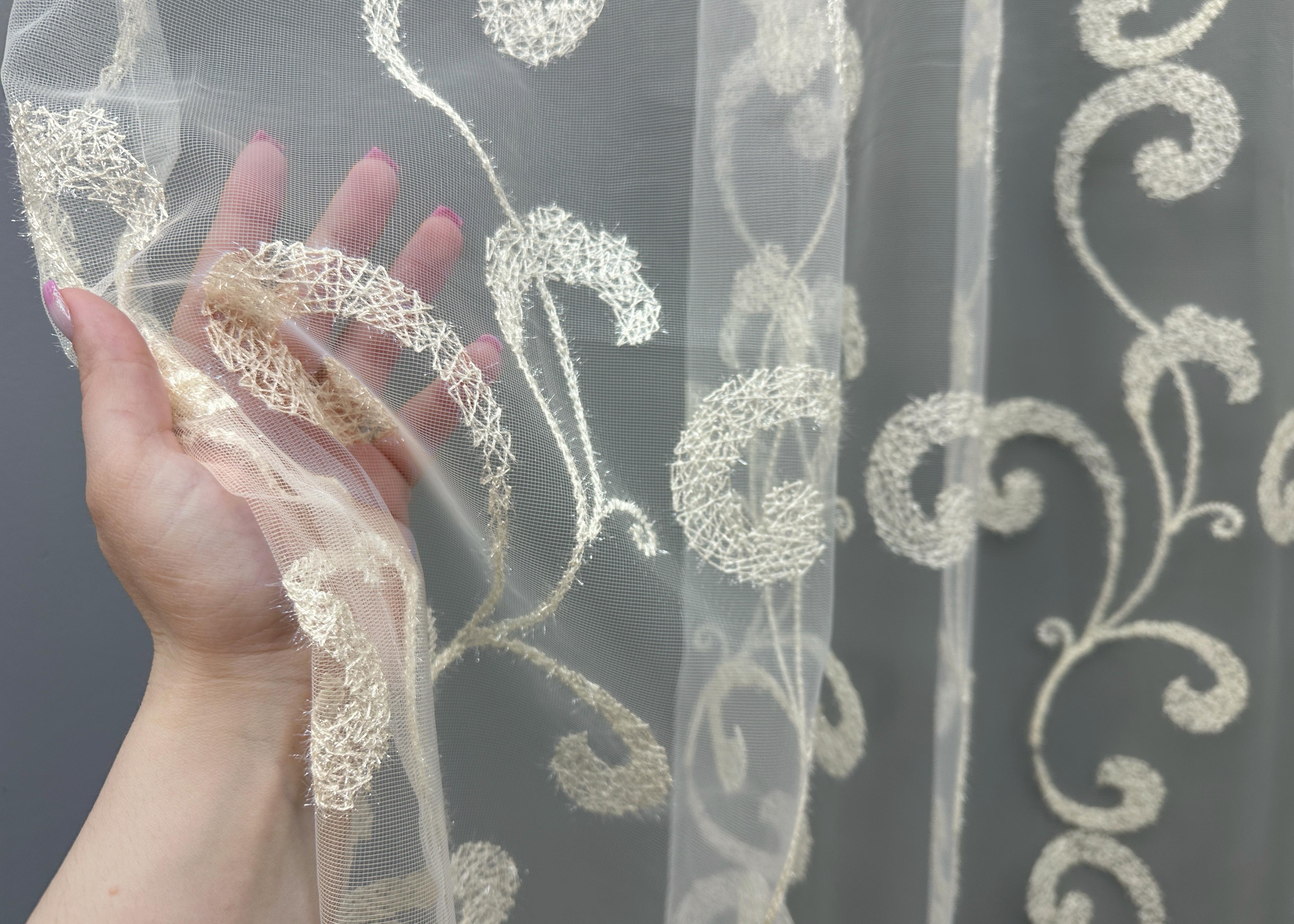 Тюль VR-Textil 1684т Фатін з вишивкою та люрексом 300х270 см Молочний (42-0727) - фото 4 Тюль VR-Textil 1684т Фатін з вишивкою та люрексом 300х270 см Молочний (42-0727) - фото 4