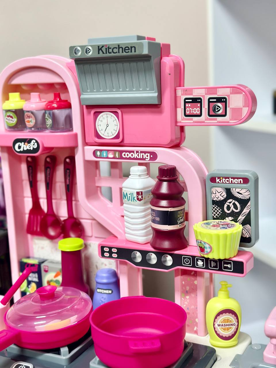 Детская кухня универсальная 008-969 на 53 детали Розовая, механическая подача воды и звуковые эффекты Кулинарные чудеса (2731921923) - фото 4 Детская кухня универсальная 008-969 на 53 детали Розовая, механическая подача воды и звуковые эффекты Кулинарные чудеса (2731921923) - фото 4