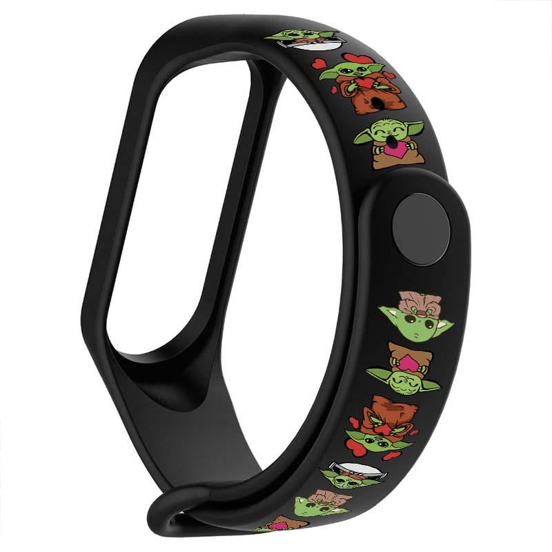 Силиконовый ремешок для Xiaomi Mi Band 3/4 с дизайнерским принтом "Baby Yoda" (9575361)