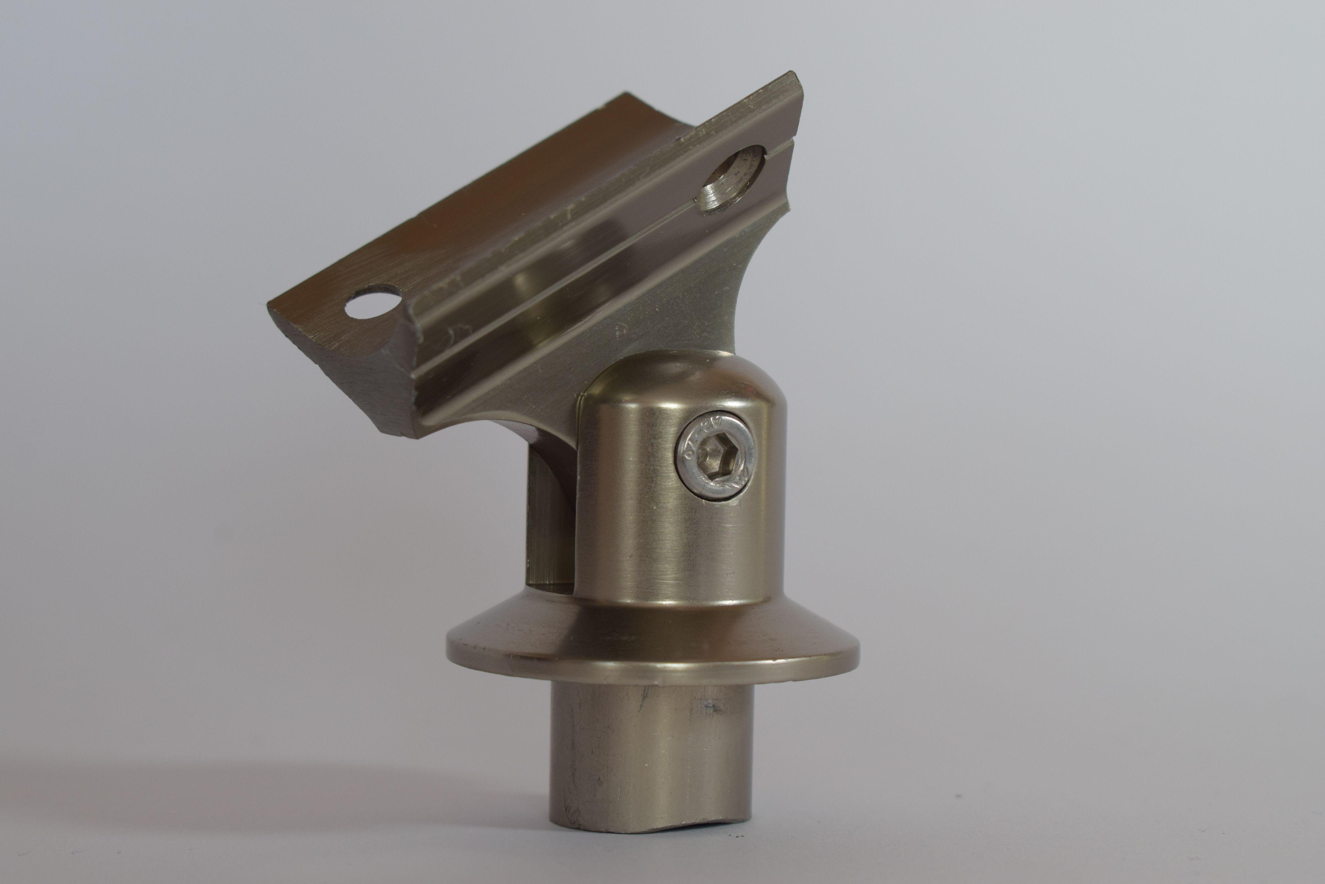 З'єднувач стійки з поручнем шарнірний до алюмінієвих поручнів тип коло Шампань (10303ш)