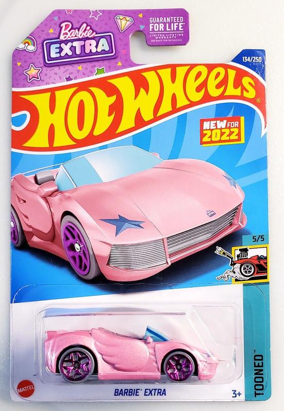 Игрушечная машинка Hot Wheels Barbie Extra 2022 Tooned №134 (HCX32)