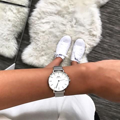 Наручний годинник Daniel Wellington кварцевий D 28 мм (11782331) - фото 2 Наручний годинник Daniel Wellington кварцевий D 28 мм (11782331) - фото 2