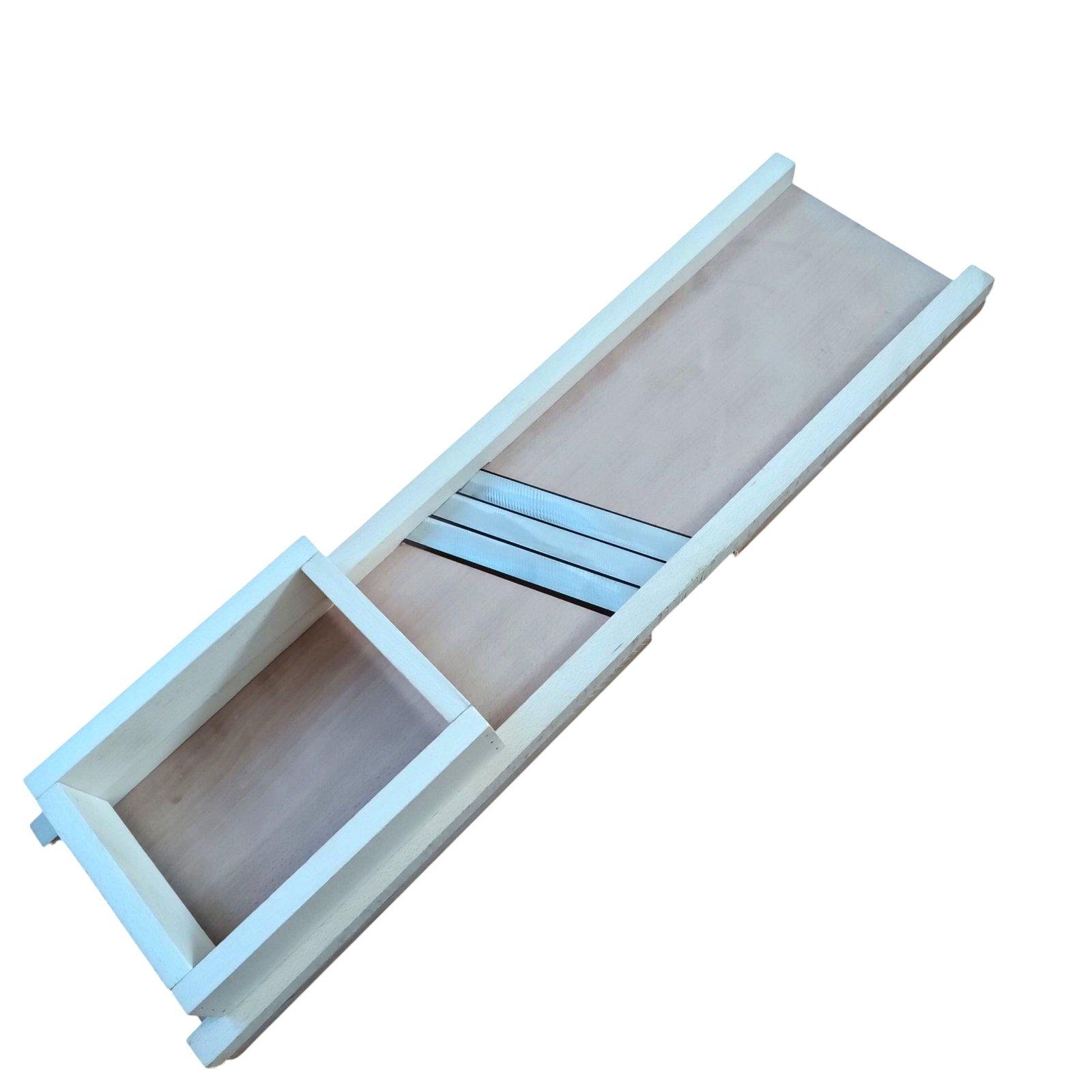 Шинковка для капусти дерев’яна з коробом 3 ножі 66x17 см (7064)