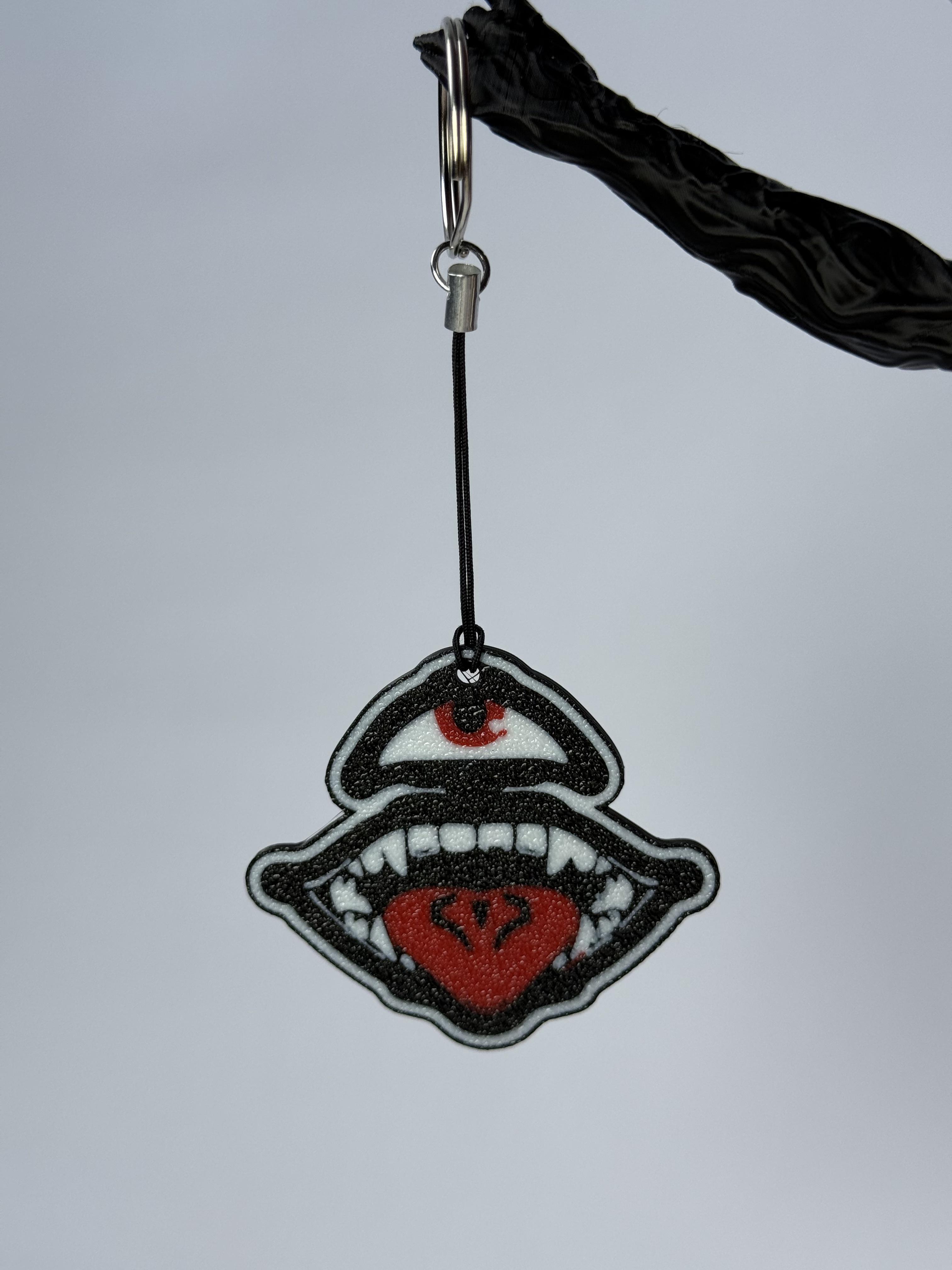 Брелок Суккуна Магическое сражение Черно-белый/Красный