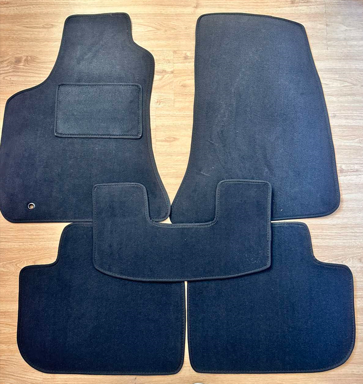 Коврики в салон Стандарт для Chrysler 300 2011 текстильные комплект Черный (KG-7699)