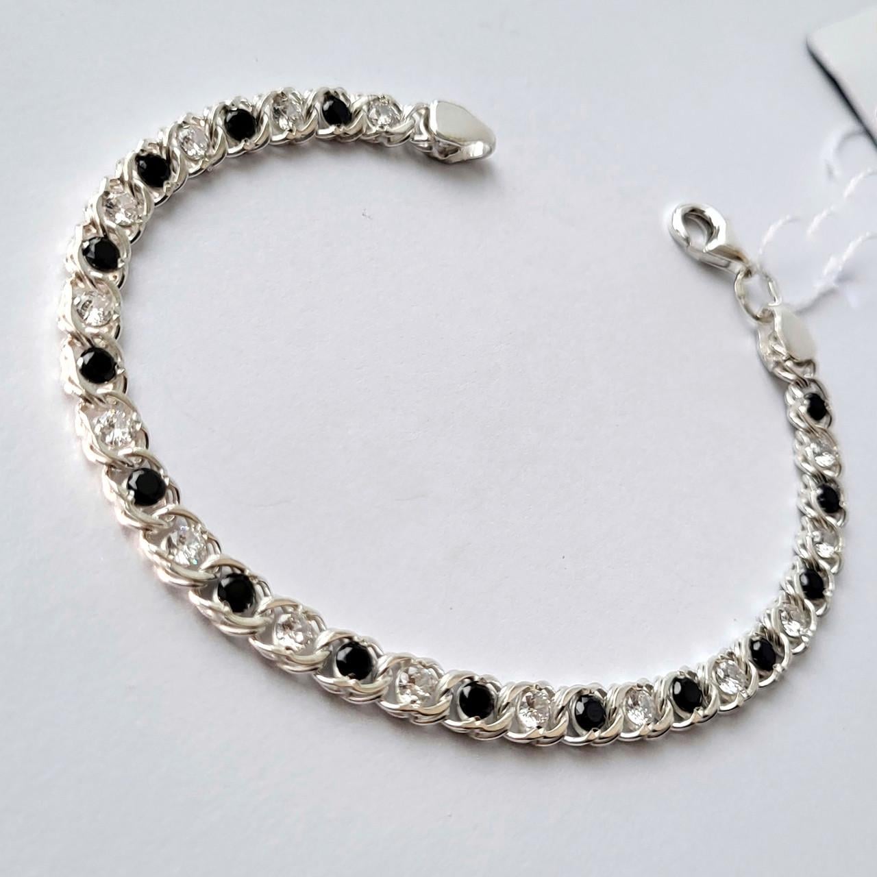 Браслет на руку арабка с черными и белыми камнями серебро 925 пробы 7,08 г 16,5-19,5 см (6035) Браслет на руку арабка с черными и белыми камнями серебро 925 пробы 7,08 г 16,5-19,5 см (6035)