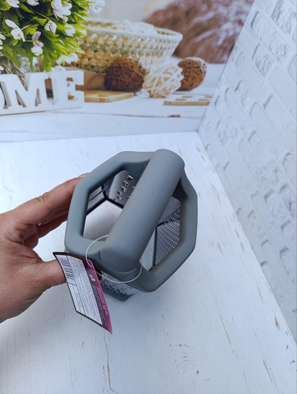 Тертка Maxmark MK-CT9003 шестигранна 13х11,4х23,6 см Сірий - фото 2 Тертка Maxmark MK-CT9003 шестигранна 13х11,4х23,6 см Сірий - фото 2