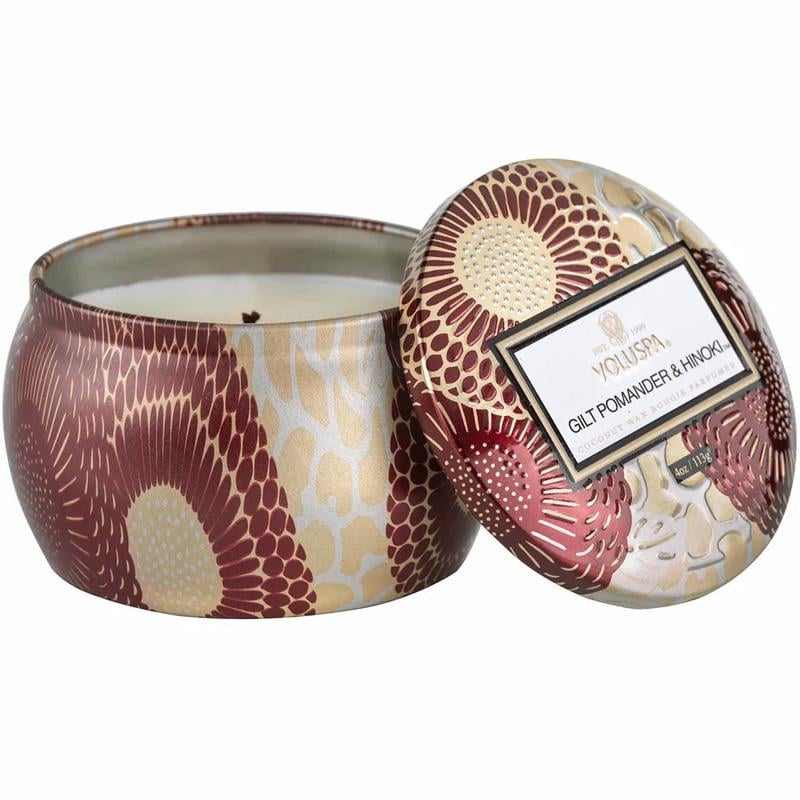 Свеча ароматическая Voluspa Japonica Gilt Pomander & Hinoki 113 г металлическая шкатулка (111002627)