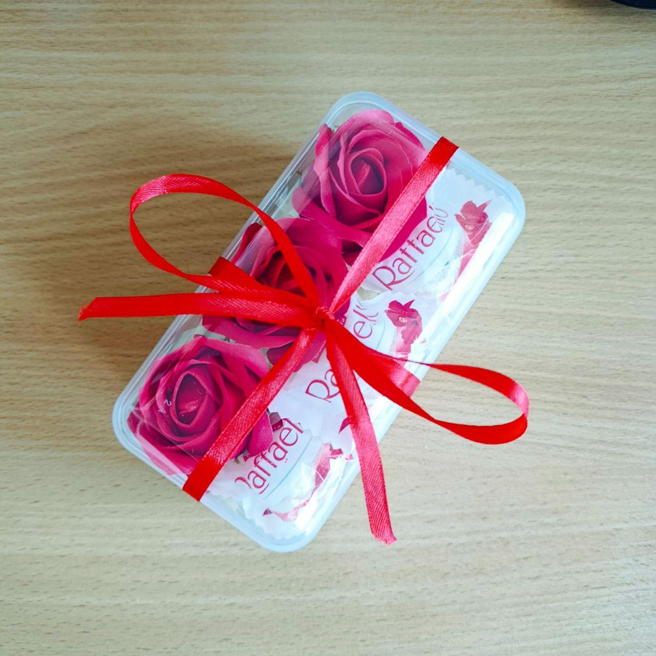 Подарочный набор с конфетами и розами для девушки на день влюбленных/8 марта/день рождения (ar204) Подарочный набор с конфетами и розами для девушки на день влюбленных/8 марта/день рождения (ar204)