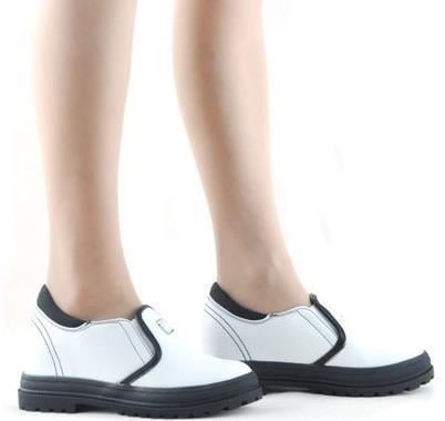 Туфли-лоферы женские закрытые со скрытым каблуком р. 38 24 см Белый (51-1006)