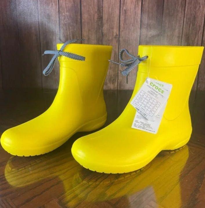 Чоботи жіночі гумові Crocs Freesail Shorty Rain Boot Lemon р. 35 Лимонний (9697) - фото 7 Чоботи жіночі гумові Crocs Freesail Shorty Rain Boot Lemon р. 35 Лимонний (9697) - фото 7