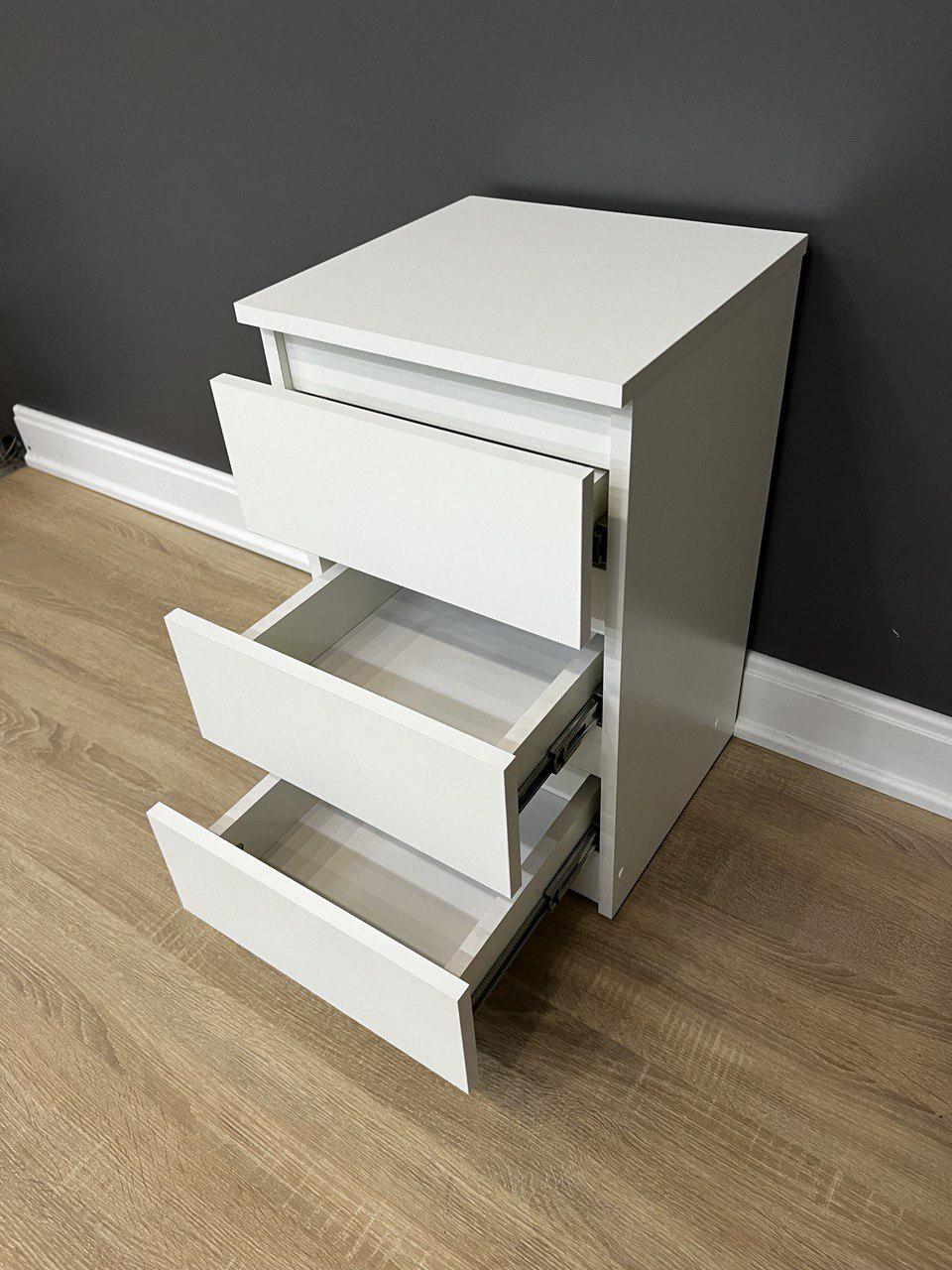 Тумба приліжкова Kvatro 3 шухляди 600х354х300 мм Білий - фото 4 Тумба приліжкова Kvatro 3 шухляди 600х354х300 мм Білий - фото 4