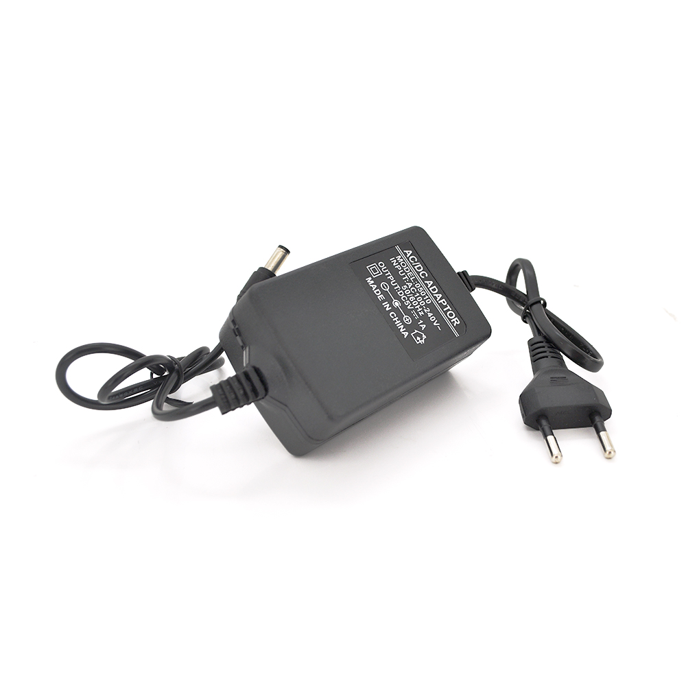 Адаптер питания импульсный VOLTRONIC штекер 5,5/2,5 для коммутаторов и медиаплееров 5 В 1 А 5 Вт (6651)