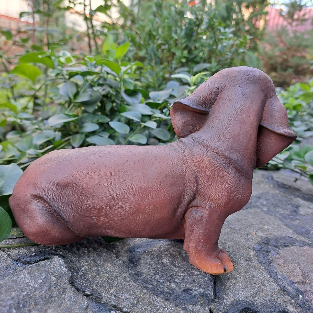 Садовая фигура Такса малая коричневая (22093794) - фото 2 Садовая фигура Такса малая коричневая (22093794) - фото 2