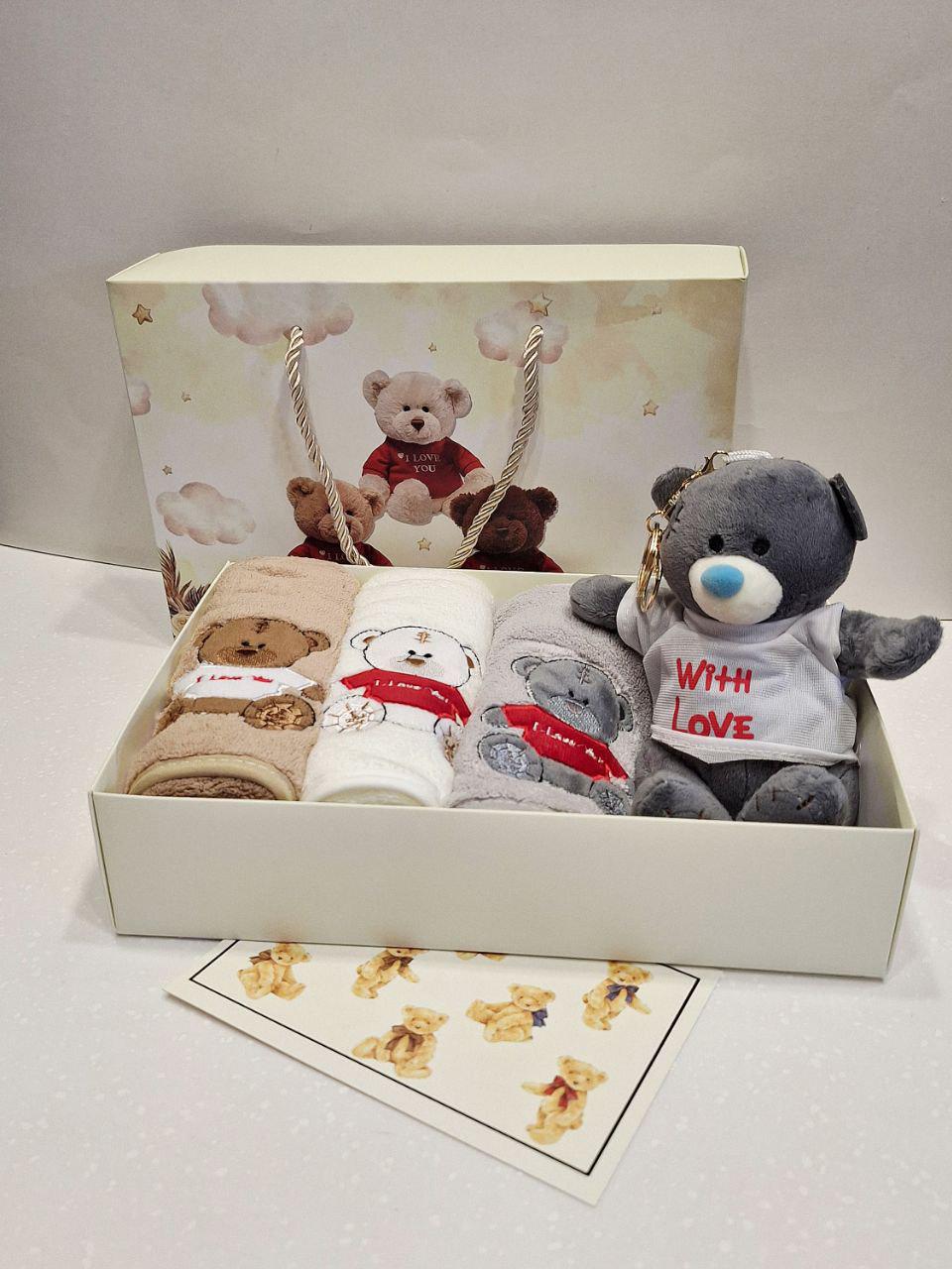 Набор детских полотенец подарочных 3 шт. с игрушкой-брелком Мишка (2079) Набор детских полотенец подарочных 3 шт. с игрушкой-брелком Мишка (2079)