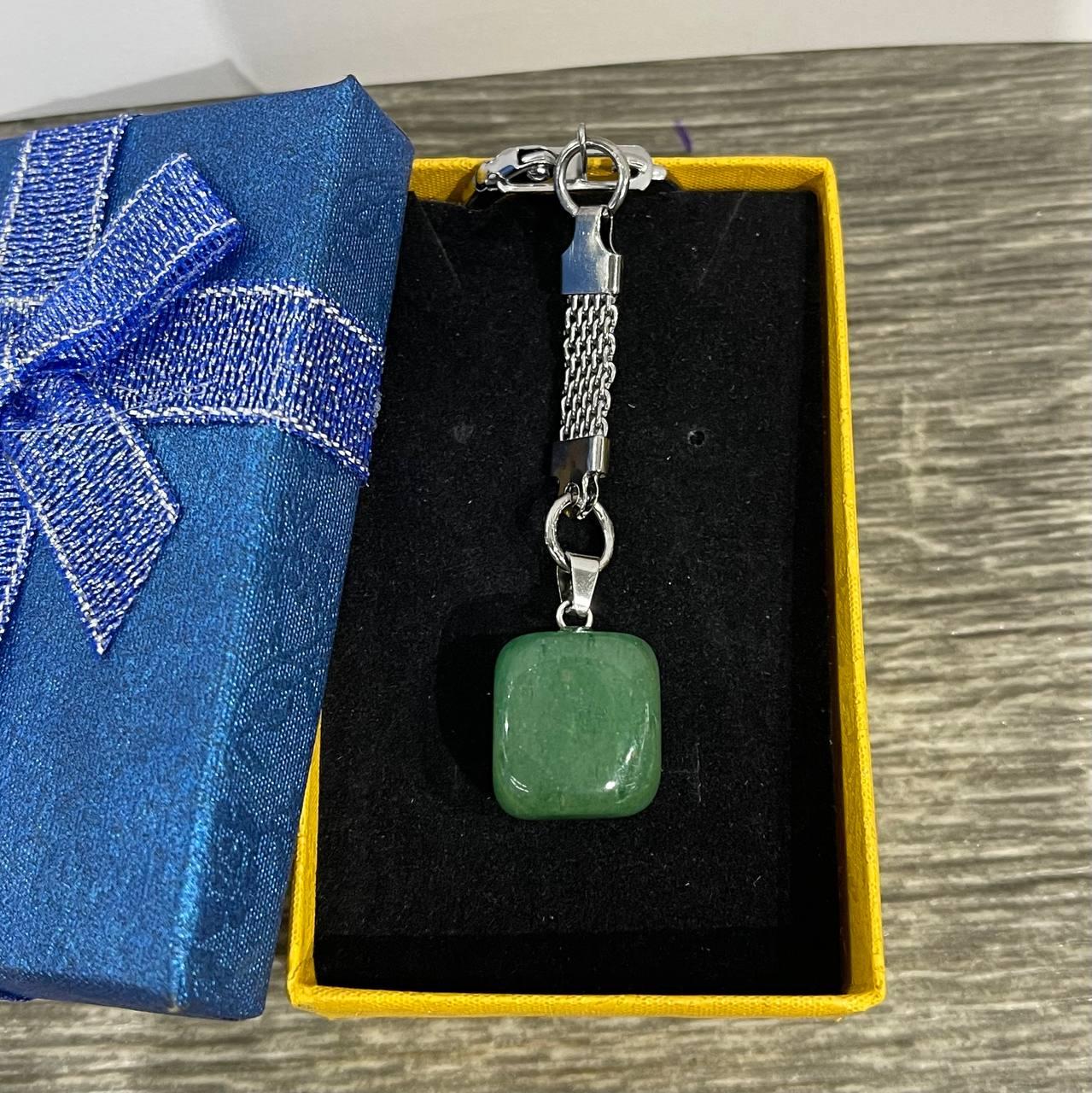 Кулон талісман з натуральним каменем нефрит у формі міні блок на брелоку для ключів (2070384700)